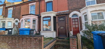 Terraced house to rent in Silver Road, Norwich NR3