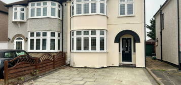 3 bed semi-detached house for sale