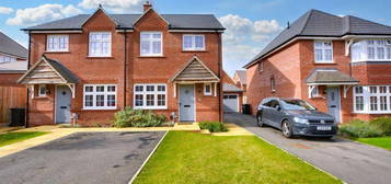 3 bed semi-detached house to rent