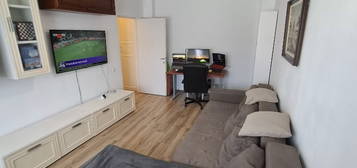 Vand apartament decomandat