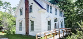 3948 North St, Chester, NS B0J 1J0