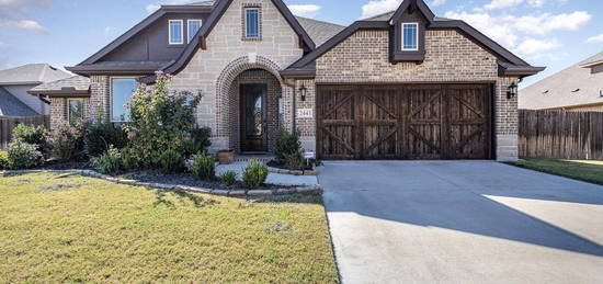 2441 Turning Leaf Ln, Midlothian, TX 76065