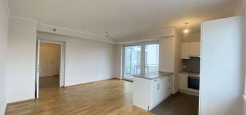 Tolle Neubauwohnung mit Küchenhalbinsel nahe S-Bahn S7 Kaiserebersdorf - Großer Balkon und luxuriöses Bad mit Dusche und Badewanne! GEMEINSCHAFTLICHE DACHTERRASSE