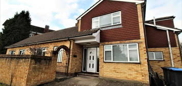 6 bedroom detached house