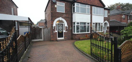 3 bedroom semi-detached house for sale