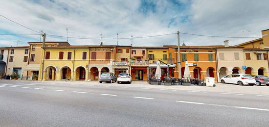 Appartamento su due piani in vendita in piazza Giuseppe Garibaldi, 18