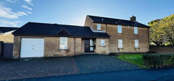 4 bedroom detached house to rent