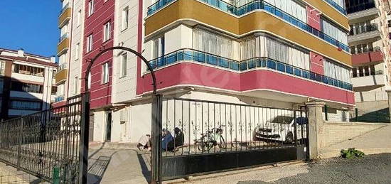 DOST EMLAK'TAN OKUL KARŞISINDA ANA YOLA YAKIN 3+1 SATILIK DAİRE