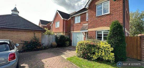 3 bedroom detached house