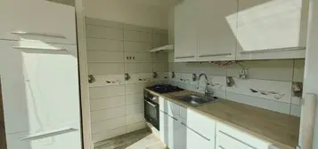 Zrekonštruovaný, slnečný 1 izbový byt Trenčianske Teplice na predaj, 40m2, balkón.