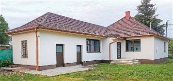 Eladó családi ház, Kalocsán 45.9 M Ft, 3 szobás