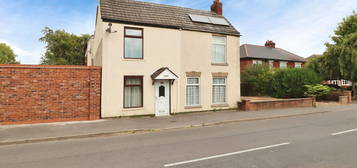 2 bed semi-detached house for sale