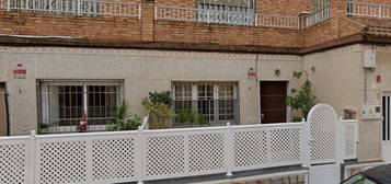 Chalet pareado en venta en calle Nueva