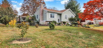 112 Harvest Ln, Reading, PA 19606