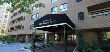 1111 Beacon St Apt 17, Brookline, MA 02446