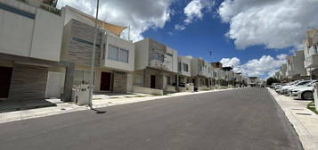 Casa en Condominio en Renta en Zibatá