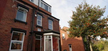 6 bedroom terraced house