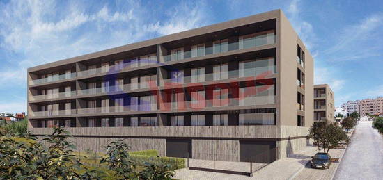 Apartamento T3 Novo com Terraço Madalena