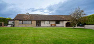 4 bedroom detached bungalow for sale