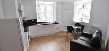 Flat to rent in 130 Sunbridge Road, City Centre, Bradford BD1