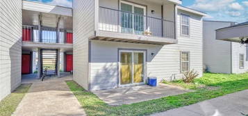 2000 Kazmeier Plz Apt 44, Bryan, TX 77802