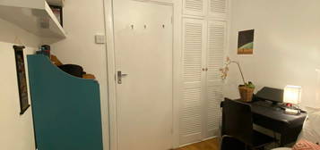 Room to rent in Upwey House, Colville Estate, London N1