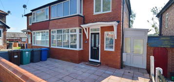 3 bed semi-detached house for sale