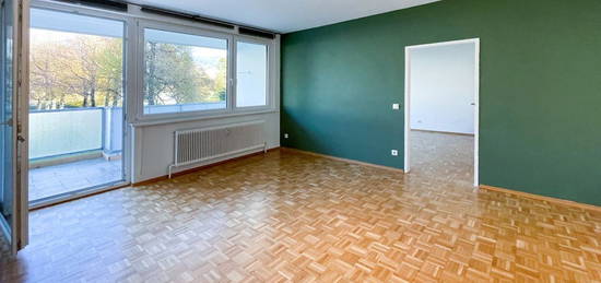 Zentrale 2-Zimmerwohnung mit Loggia + Parkplatz