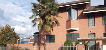 Privato vende villa unifamiliare via Don Merlo 32