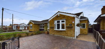 2 bed bungalow for sale