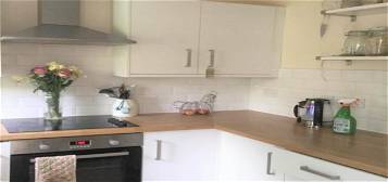 4 bed terraced house to rent