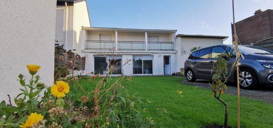 Maison  à vendre, 7 pièces, 3 chambres, 128 m²