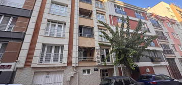 PERA'DAN KURTULUŞ MAH. ADLİYE YAKINI, ASANSÖRLÜ, TEMİZ 1+1 DAİRE