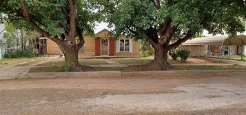 914 W  3rd St, Spur, TX 79370