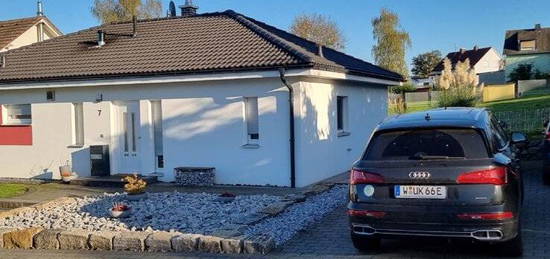 Neuwertiger TOP Bungalow mit weiterem Baugrundstück