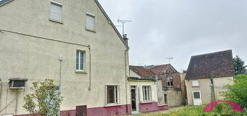 Courtenay Maison  AVEC JARDIN  ET GRANGE À Vendre