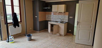 Loue appartement T 3 Gesnes le Gandelain