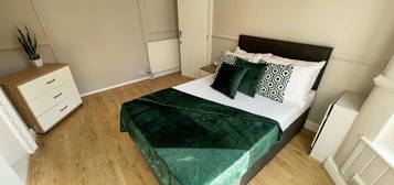 4 bed shared accommodation to rent