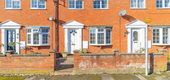 3 bedroom terraced house for sale