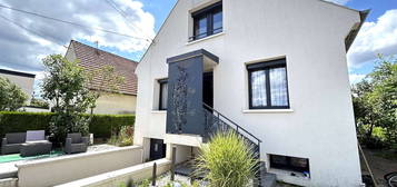 Exclusif, Maison 4 chambres, terrain 300,00 m²