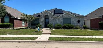 5600 Worley Dr, The Colony, TX 75056