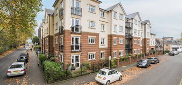 Flat for sale in Grove Road, Woking, Surrey GU21