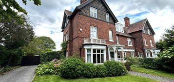 7 bedroom semi-detached house for sale