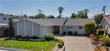 869 Gibson Ave, Simi Valley, CA 93065