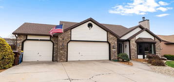 2110 Laforge Ln, Auburn, IN 46706