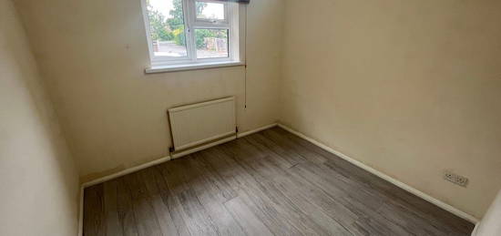 Flat to rent in Ellington Park, Maidenhead SL6