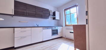 73m² HELLE FREUNDLICHE WOHNUNG MIT TERRASSE!