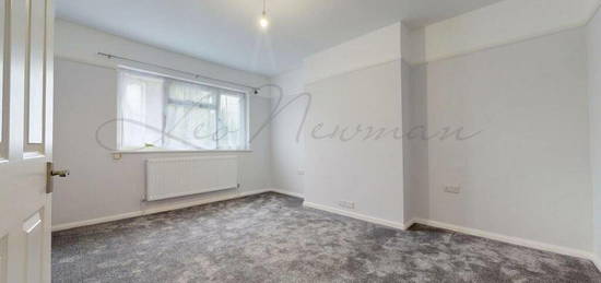 2 bedroom maisonette