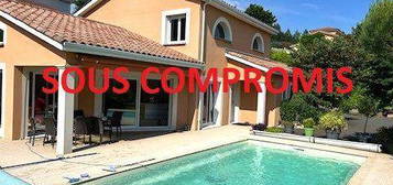 Vente villa 6 pièces 155 m²