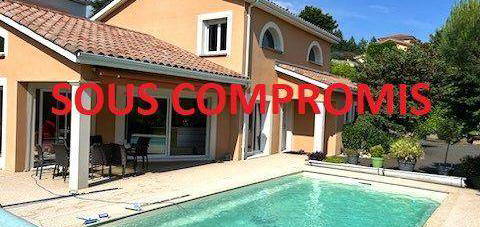 Vente villa 6 pièces 155 m²